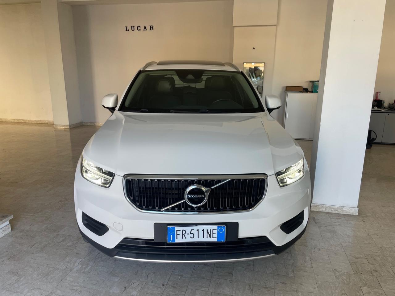 Volvo XC40 D3 Momentum “MANIACALE”