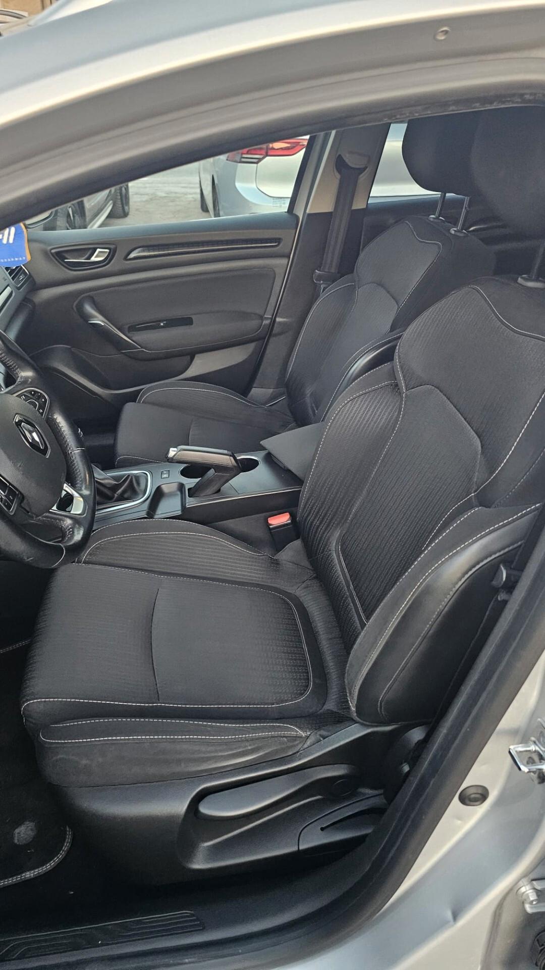 Renault Megane Mégane dCi 8V 110 CV EDC Energy Bose