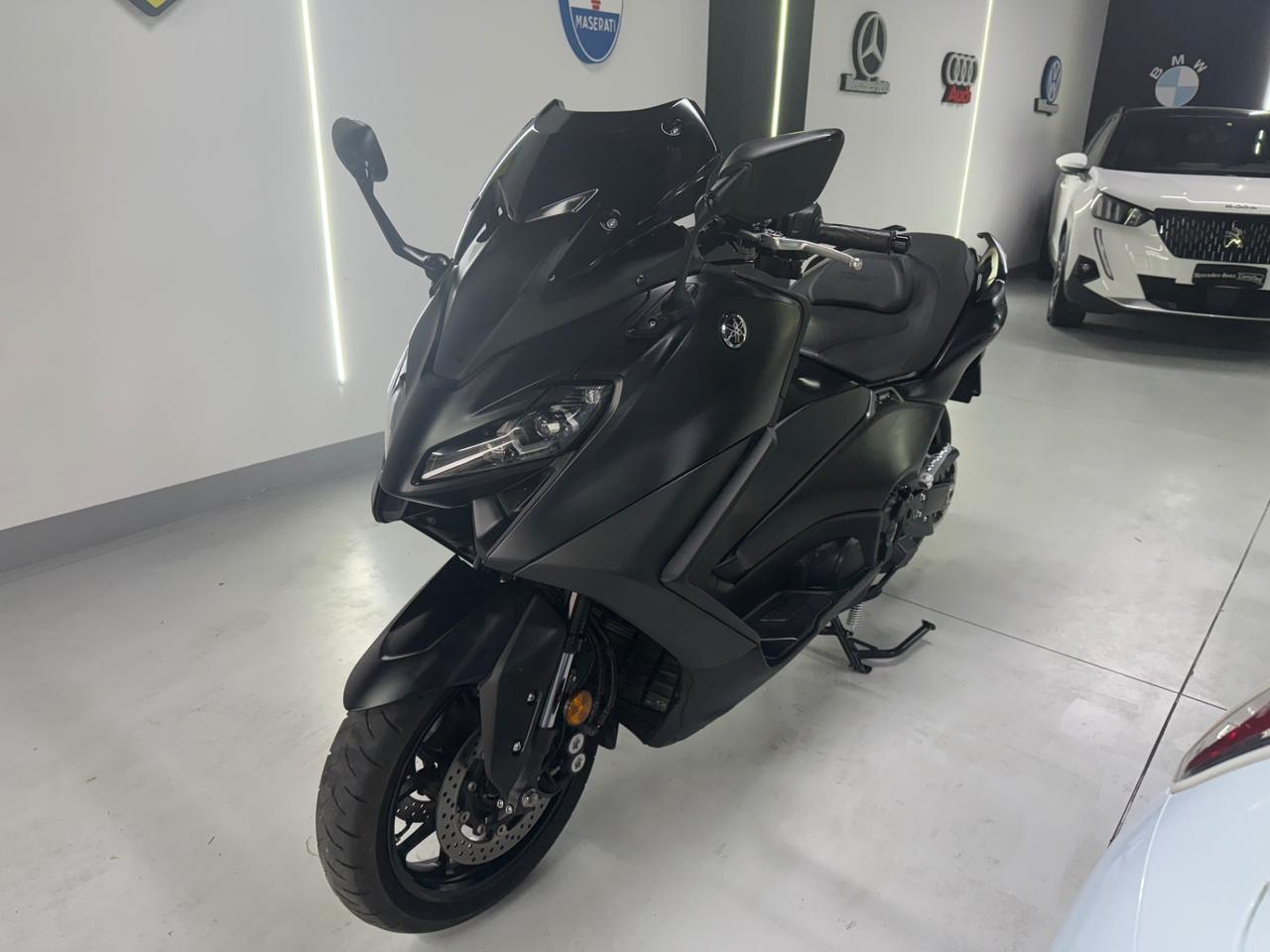 YAMAHA T MAX 560 2024