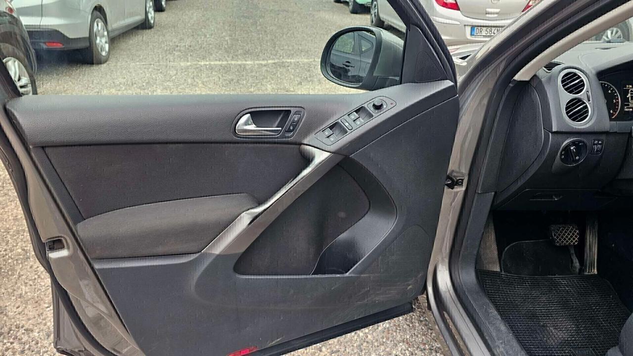 Volkswagen Tiguan 2.0 TDI DPF 4MOTION DSG Sport & Style