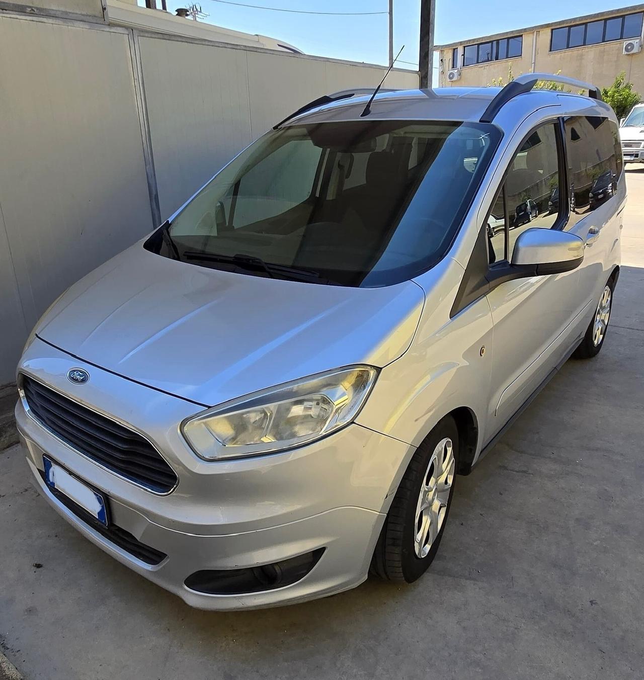 Ford Tourneo Courier 1.5 TDCI 95 CV Titanium