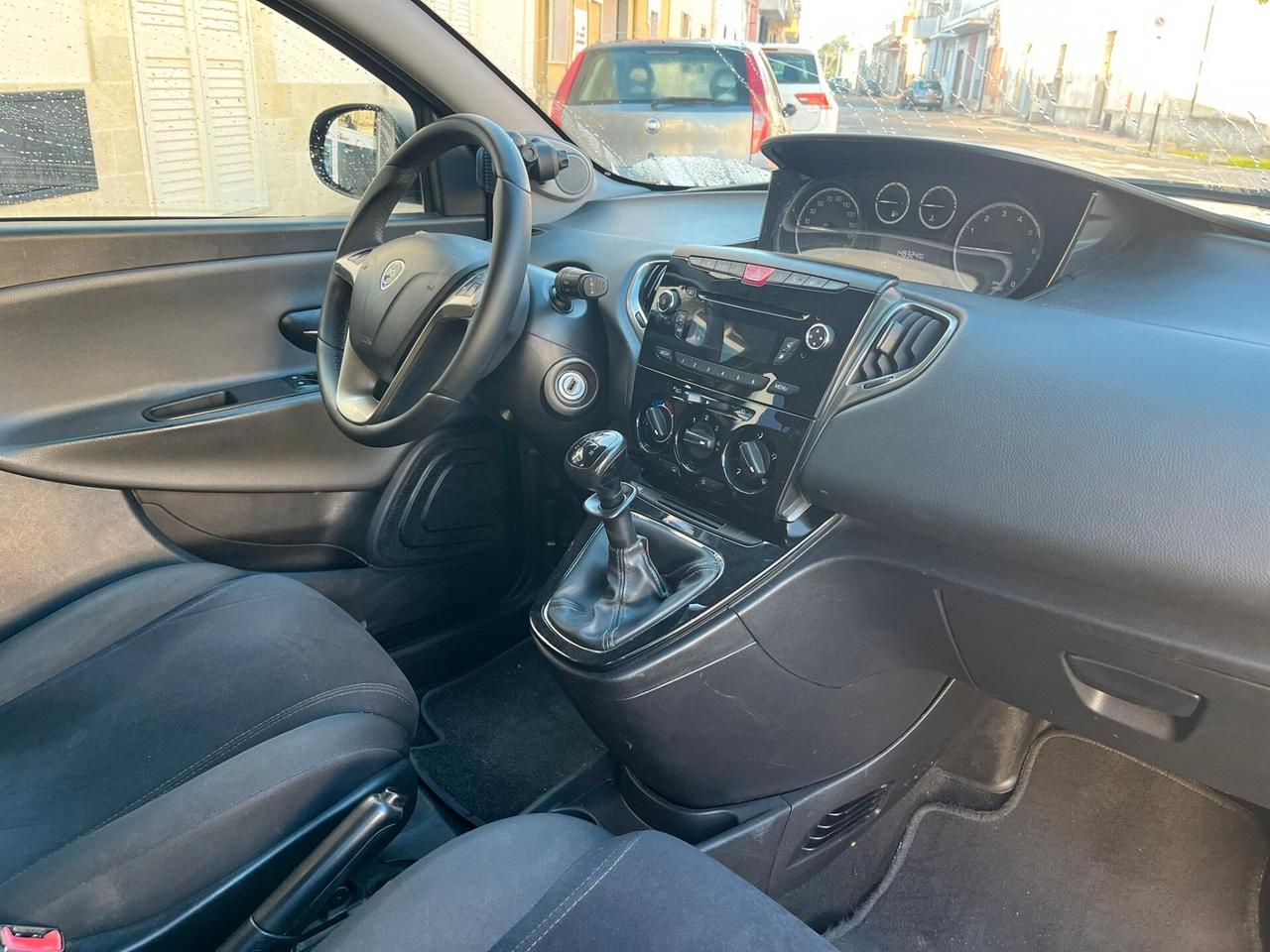 LANCIA YPSILO 1.2 BENZ 5 PORTE LUGLIO 2015 DISTRIBUZ ESEGUITA PERFETTA