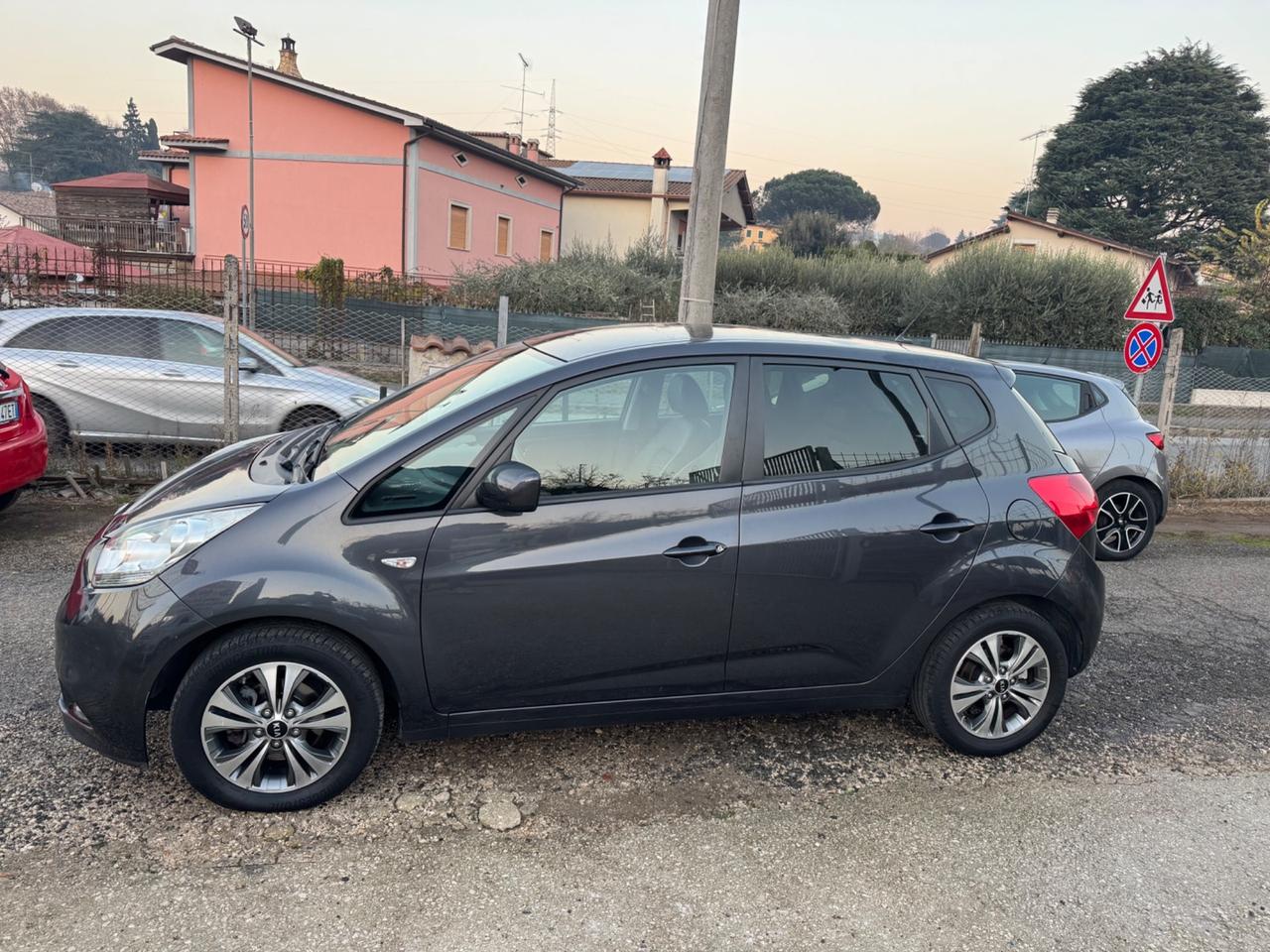 Kia Venga 1.4 CRDi 90CV Cool NEOPATENTATI