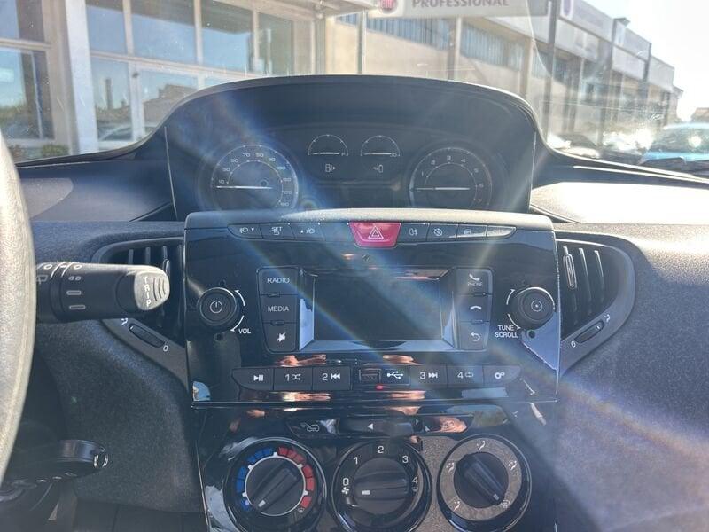 Lancia Ypsilon III 2021 1.0 firefly hybrid Silver s&s 70cv