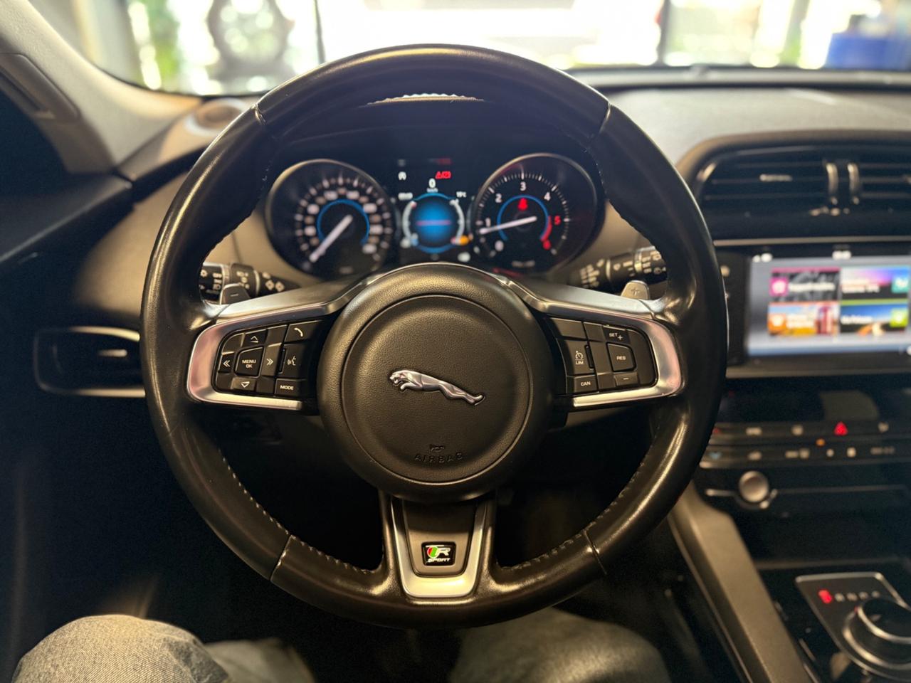 Jaguar F-Pace 2.0 D 180 CV aut. Portfolio