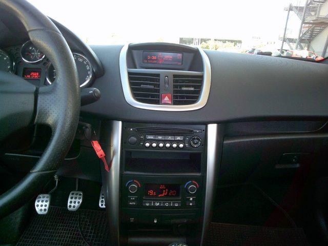 PEUGEOT 207 1.6 8V HDi 112CV CC Allure