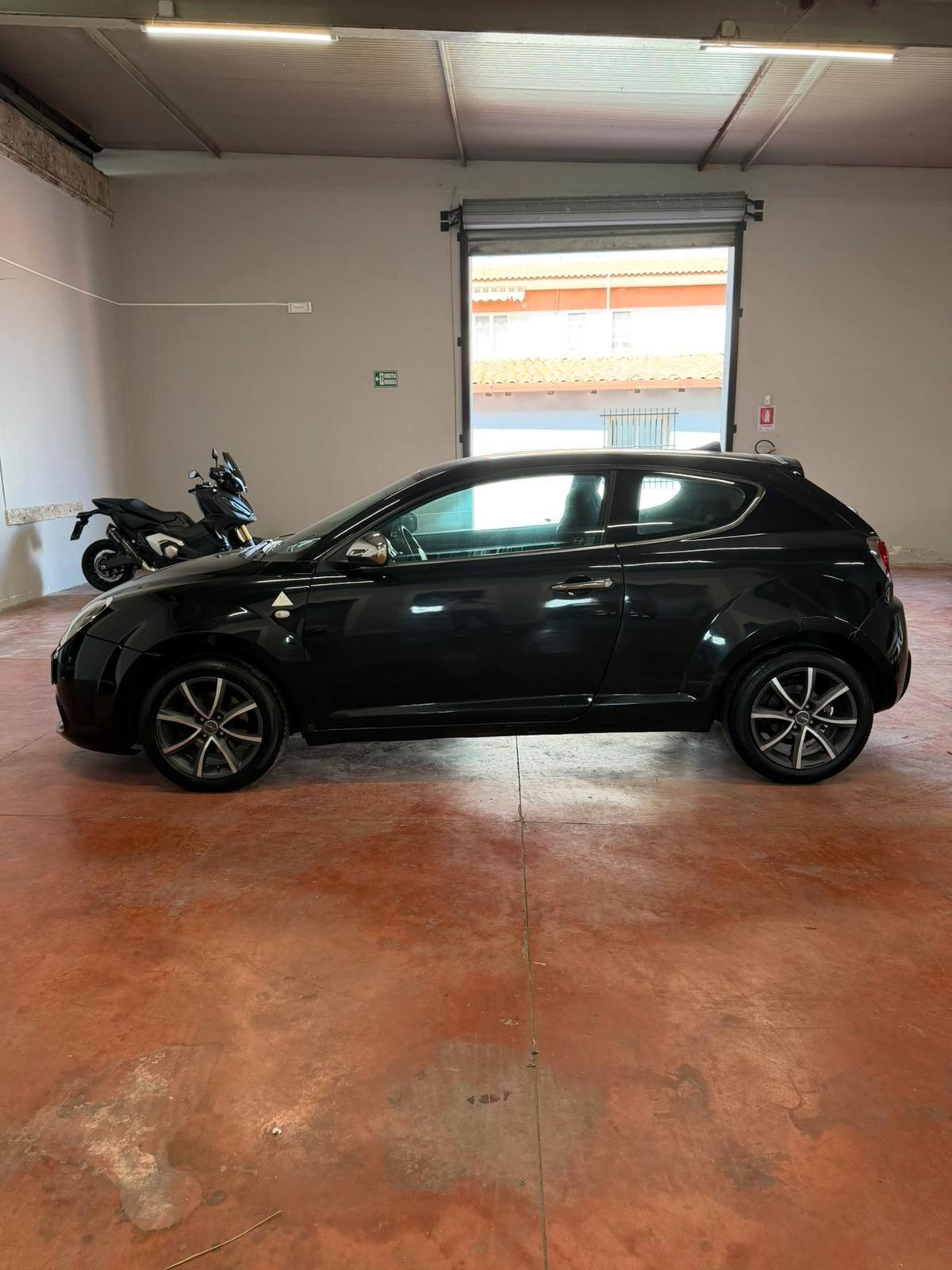 Alfa Romeo MiTo 1.6 JTDm 16V Distinctive Sport Pack