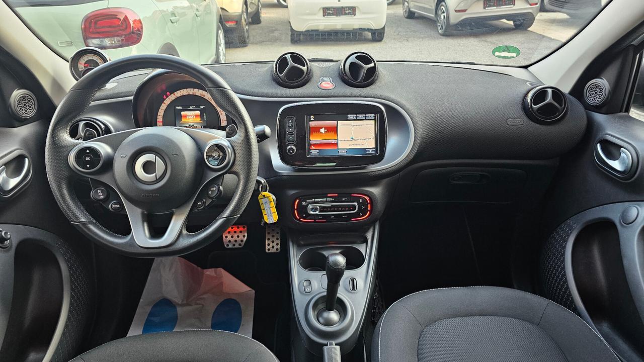 Smart forfour 70 1.0 twinamic Passion PACK SPORT + URBAN NAV TAGL UFF