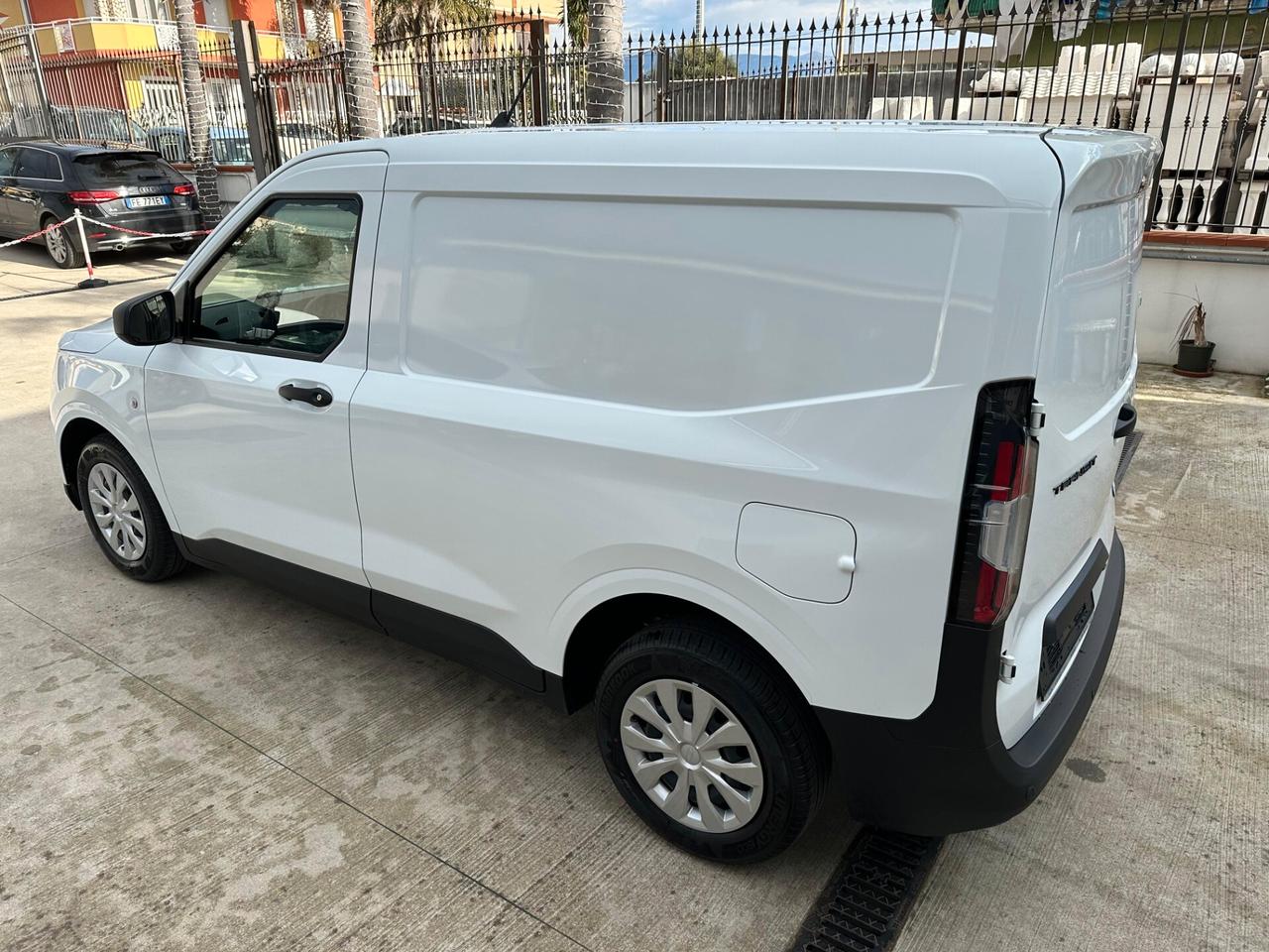 Ford Transit Courier 1.5 EcoBlue 100CV Van DC Trend