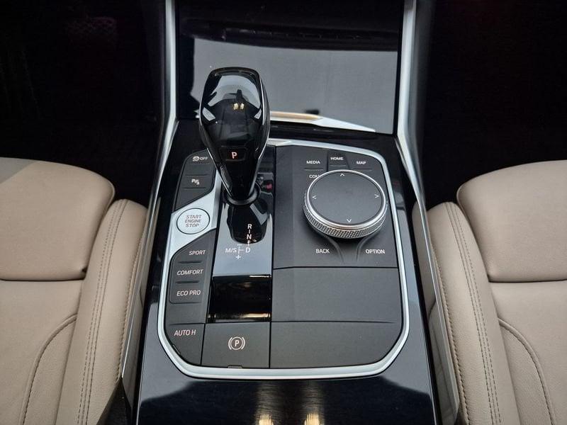 BMW Serie 3 G21 2019 Touring Diese 320d Touring mhev 48V Luxury auto