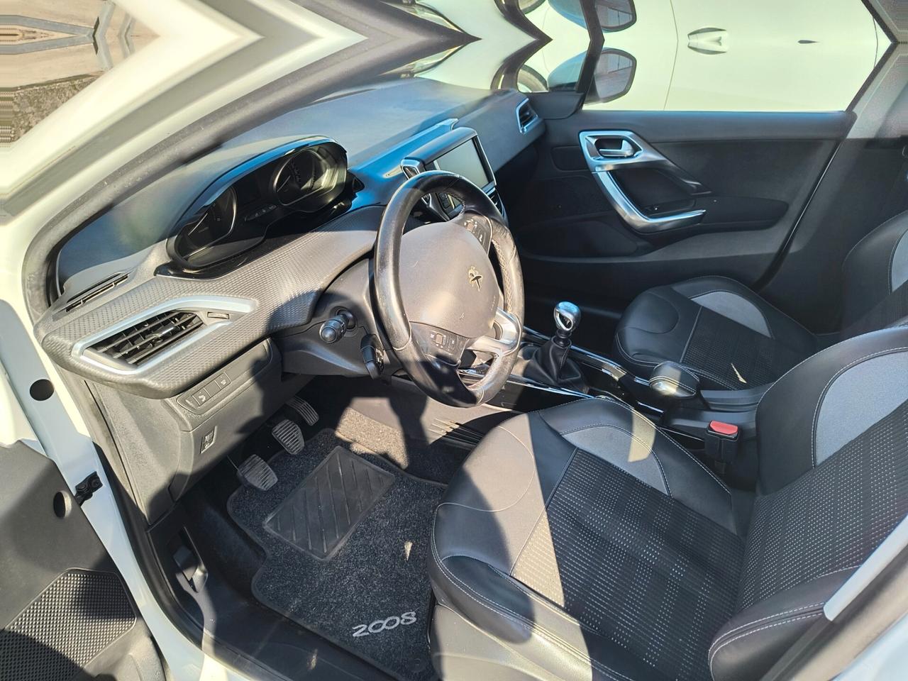 Peugeot 2008 BlueHDi 120 S&S Allure