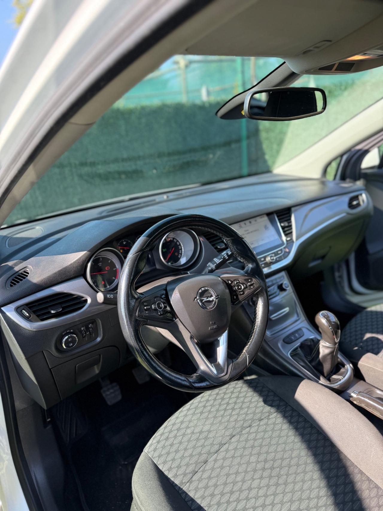 Opel ASTRA 2016 1.6 DIESEL FARI LED NAVI FULL OPTIONAL