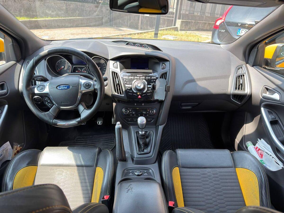 Ford Focus 2.0 ST 250cv 5p
