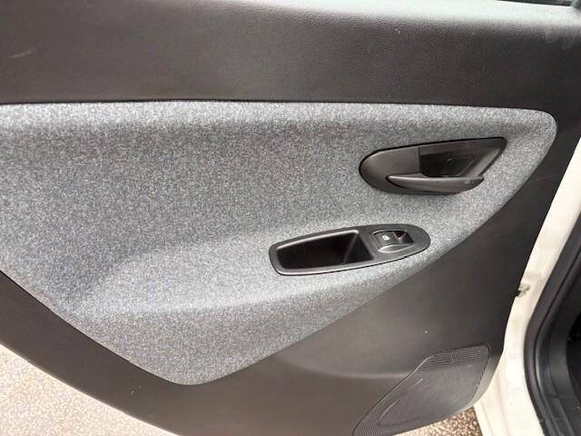 Lancia Ypsilon 1.0 FireFly 5 porte S&S Hybrid Alberta Ferretti