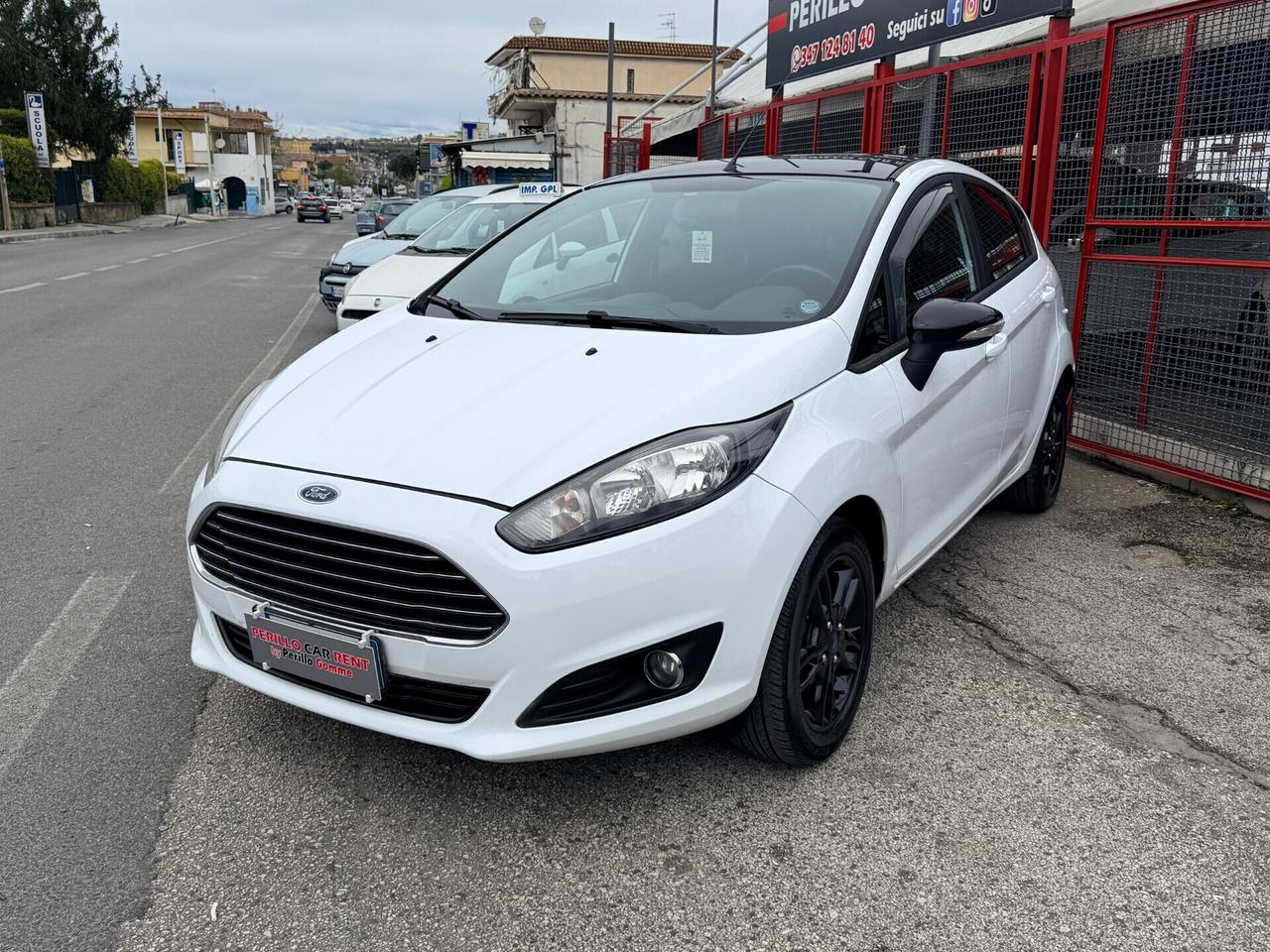 Ford Fiesta 1.5 TDCi 75CV 5 porte Black & White Edition