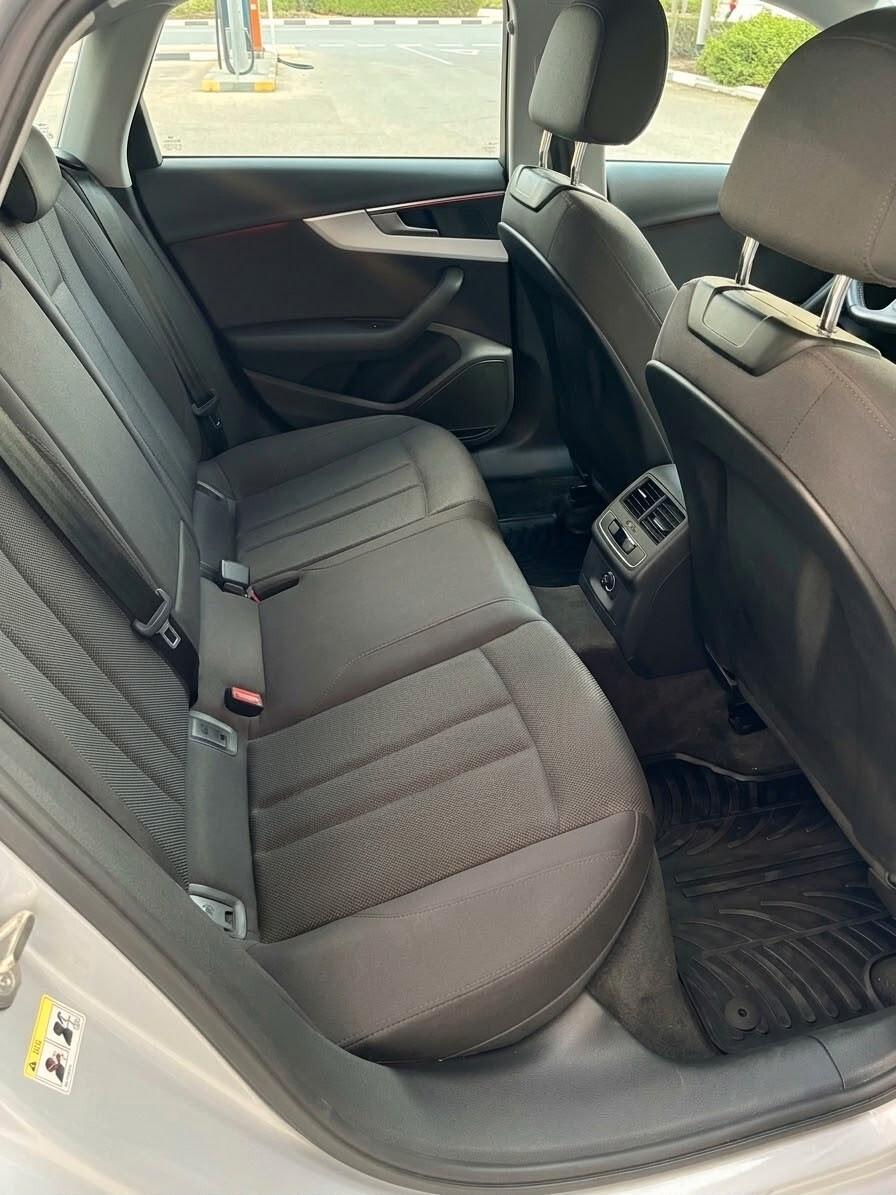 Audi A4 Avant 40 TDI quattro S tronic Business