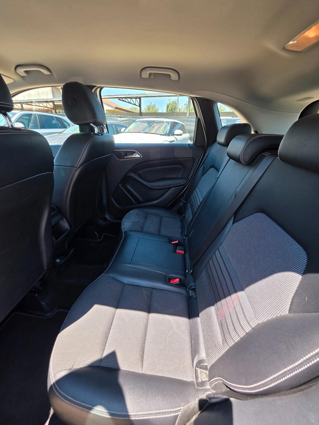 Mercedes-benz B 180 B 180 d Automatic Premium