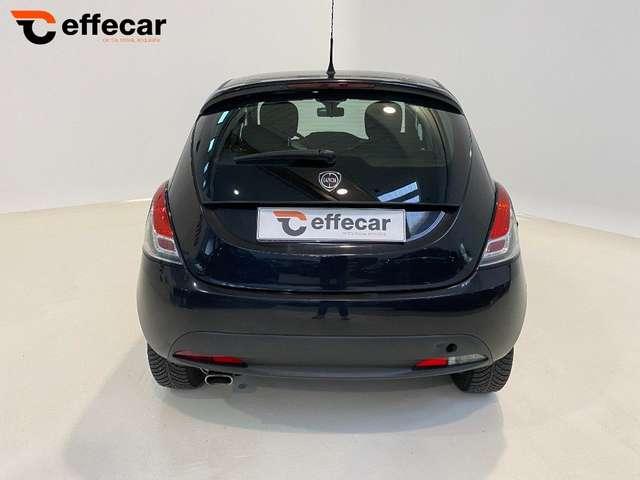 Lancia Ypsilon 1.2 69 CV 5 porte Silver NEOPATENTATI