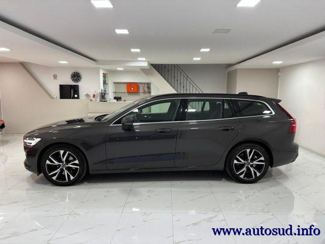VOLVO V60 B4 (d) automatico Ultimate Dark