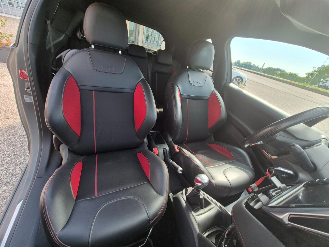 Peugeot 208 THP S&S 3 porte GTi