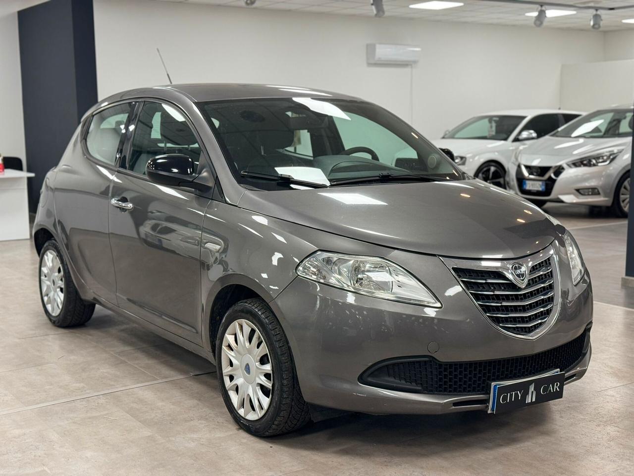 Lancia Ypsilon 1.2 69 CV 5 porte Platinum