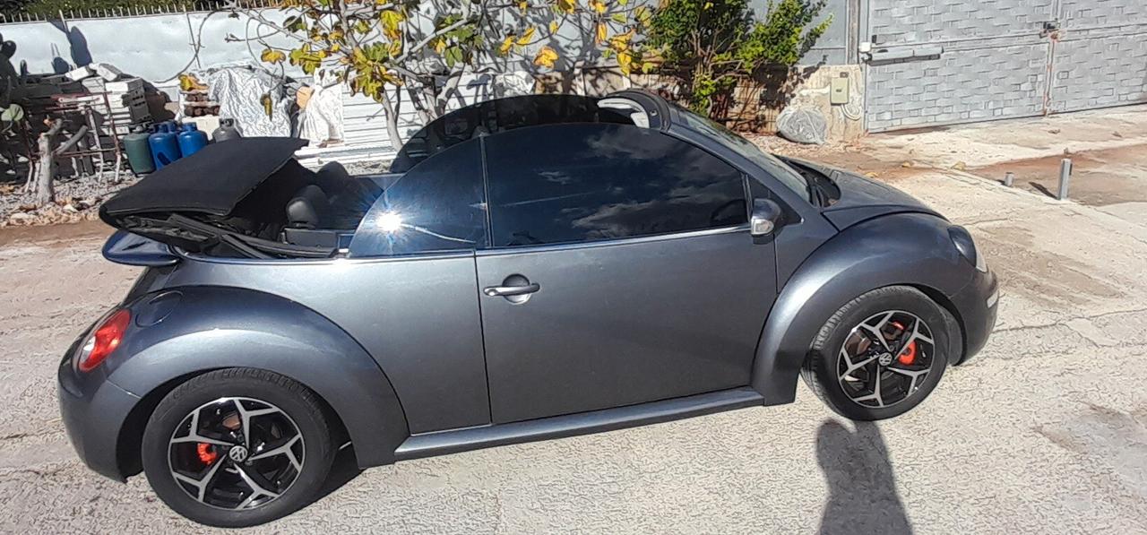Volkswagen New Beetle 1.6 Cabrio