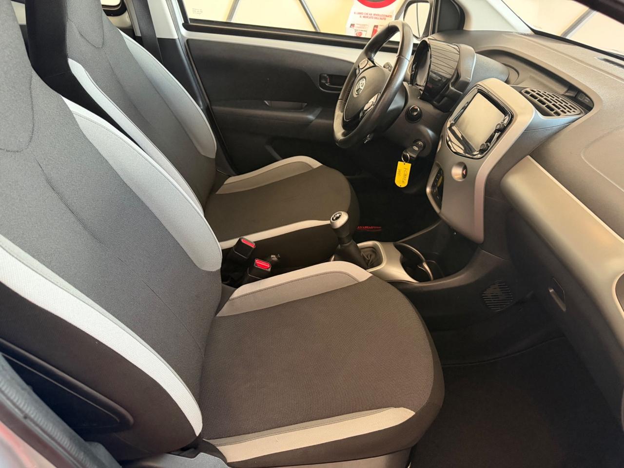 Toyota Aygo 1.0 VVT-i 69 CV 5 porte x-wave