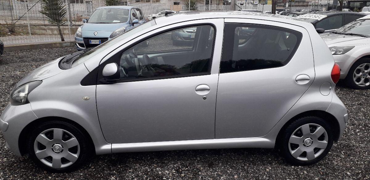 TOYOTA - Aygo - turbodiesel 5 porte Sol