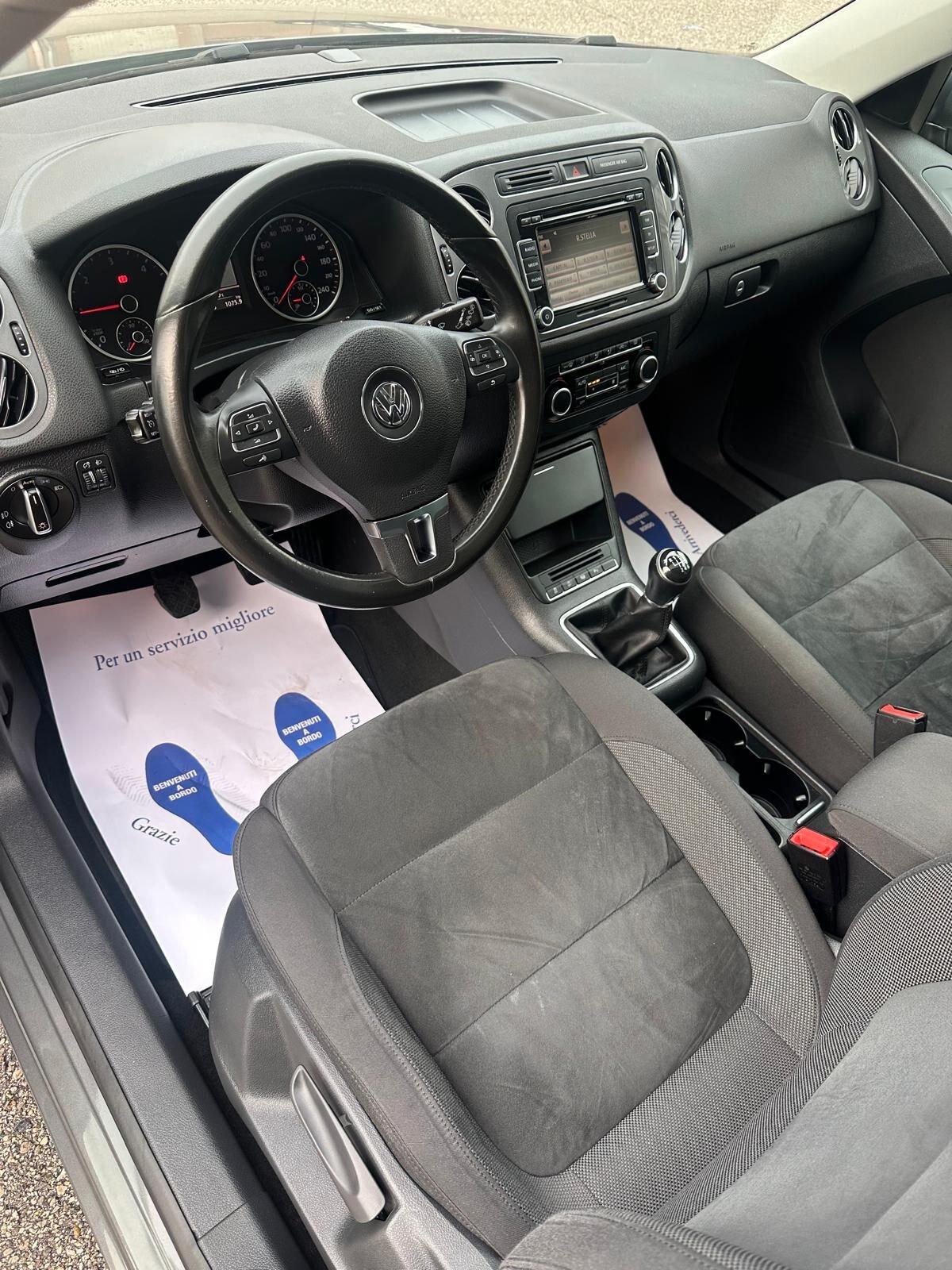 Volkswagen Tiguan 2.0 TDI Plus 110 CV Sport & Style BlueMotion Tech. TETTO APRIBILE E TUTTI TAGLIANDI VW