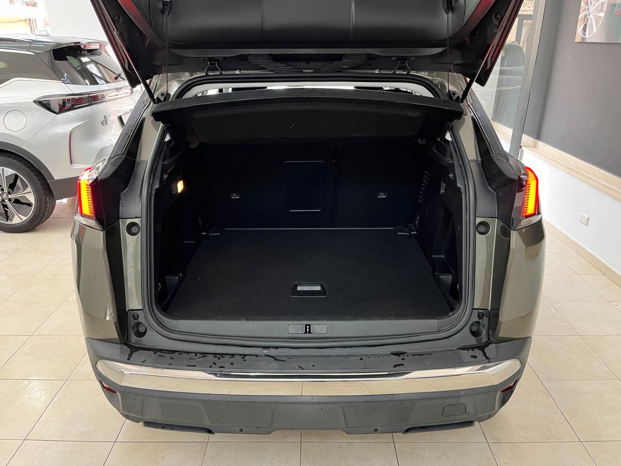 Peugeot 3008 BlueHDi 130 S&S Active -.2020