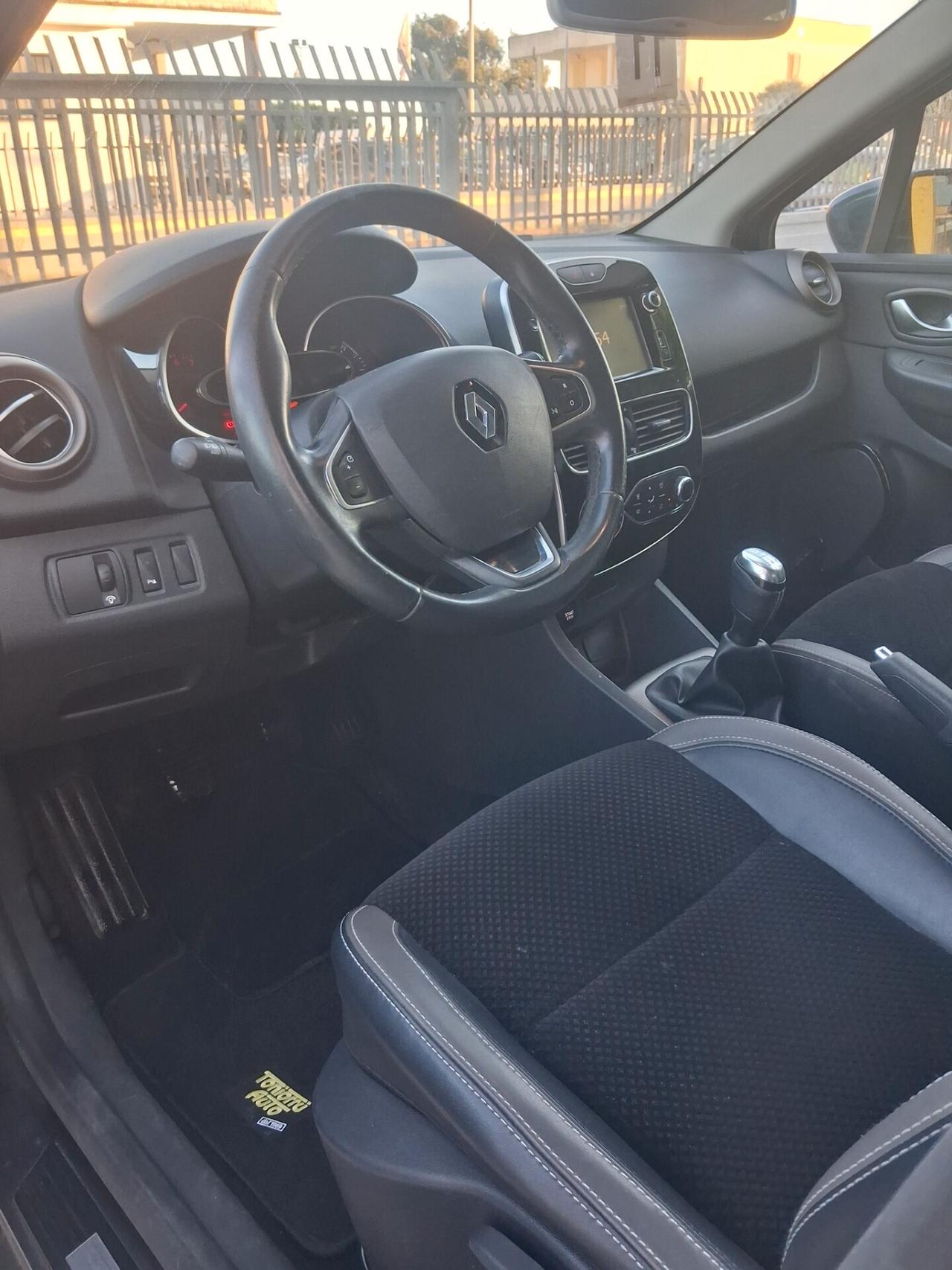 RENAULT Clio Intens 1.200 16v 75cv Km146.000