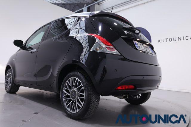 LANCIA Ypsilon 1.0 FIREFLY 5 PORTE S&S HYBRID GOLD FARI LED