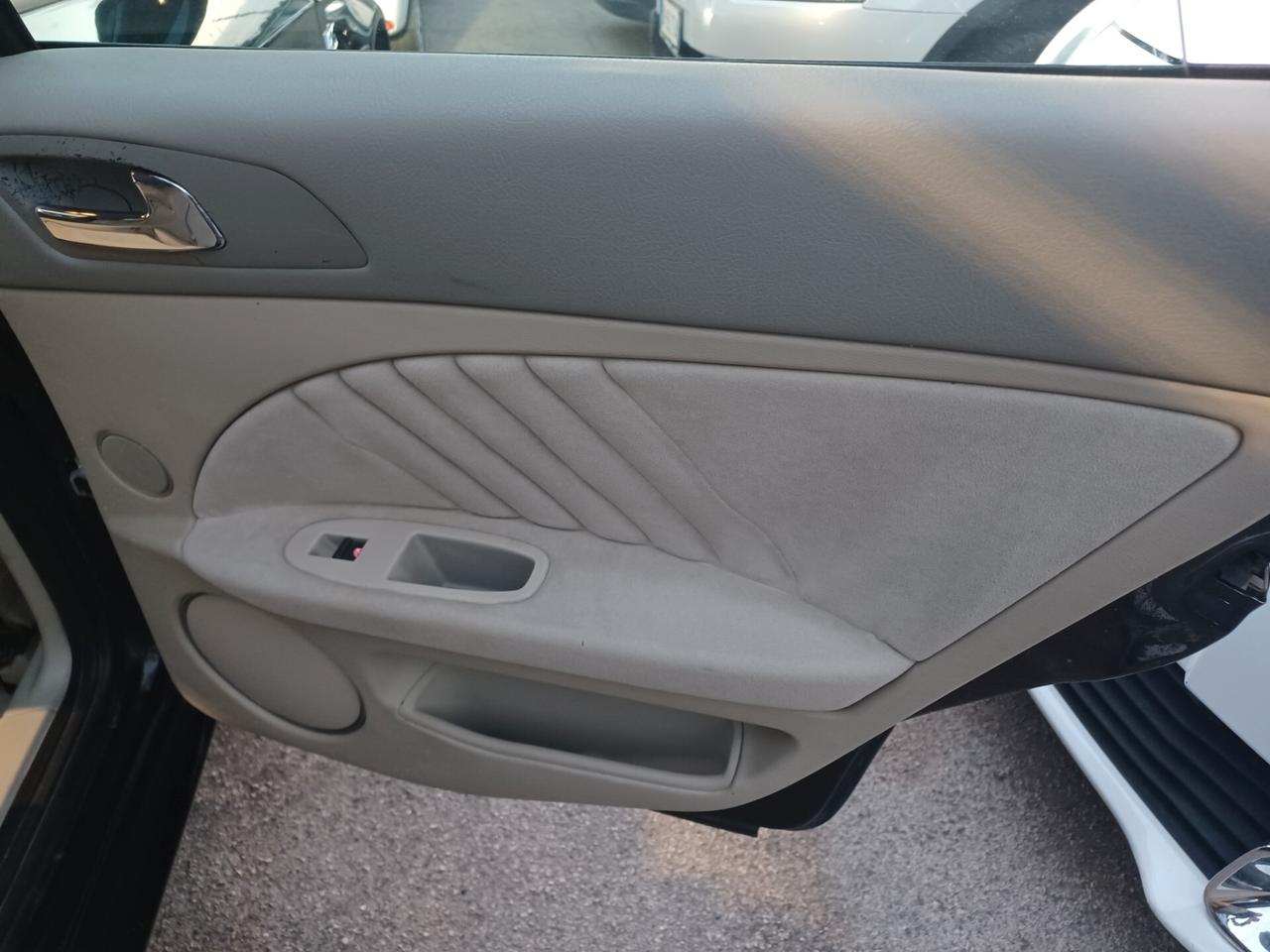 Alfa Romeo 159 1.8 BENZINA SPORTWAGON DISTINCTIVE