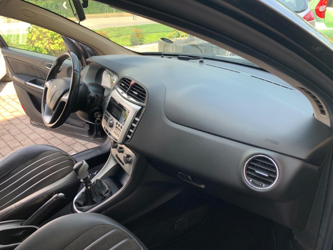 Lancia Delta 1.6 MJT DPF Gold