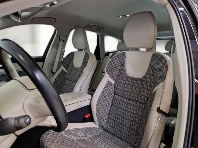 VOLVO XC60 D3 Momentum