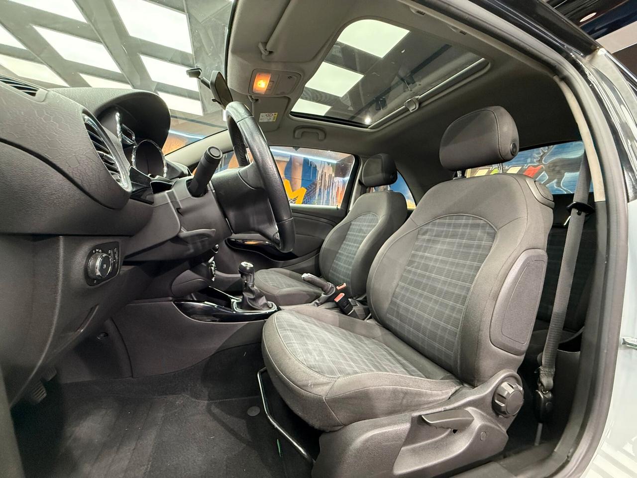 Opel Adam 1.2 70 CV Glam (323)