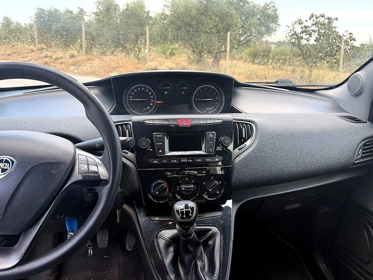Lancia Ypsilon 1.2 69 CV 5 porte GPL Ecochic Elefantino Blu