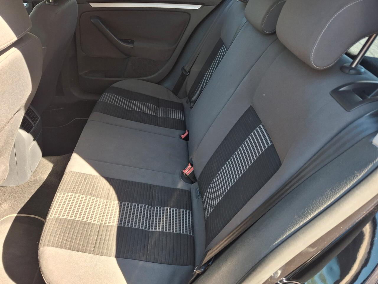 Volkswagen Golf 1.9 TDI DPF 5p. United