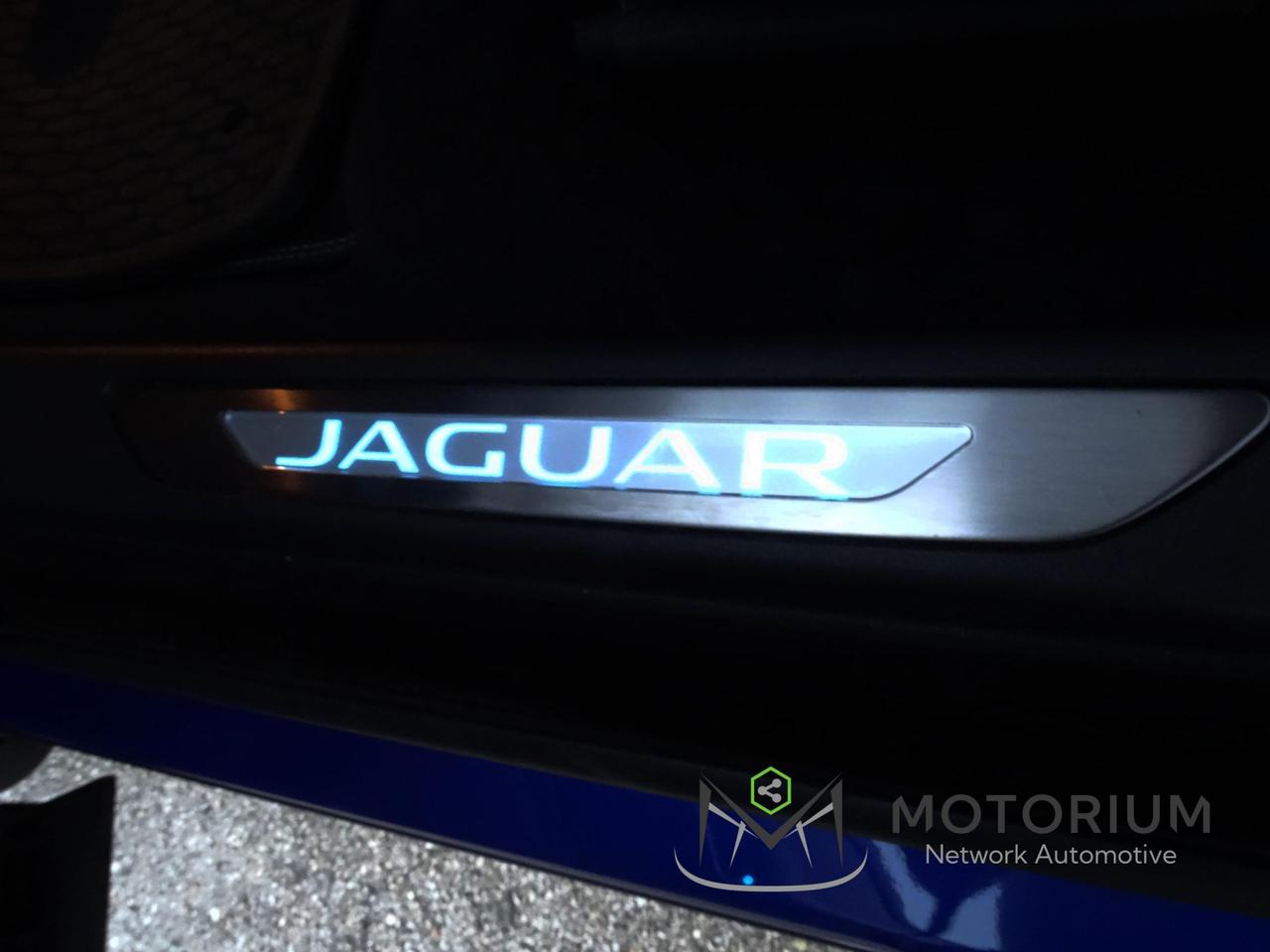 Jaguar E-Pace 2.0 AWD aut. R-Dynamic S