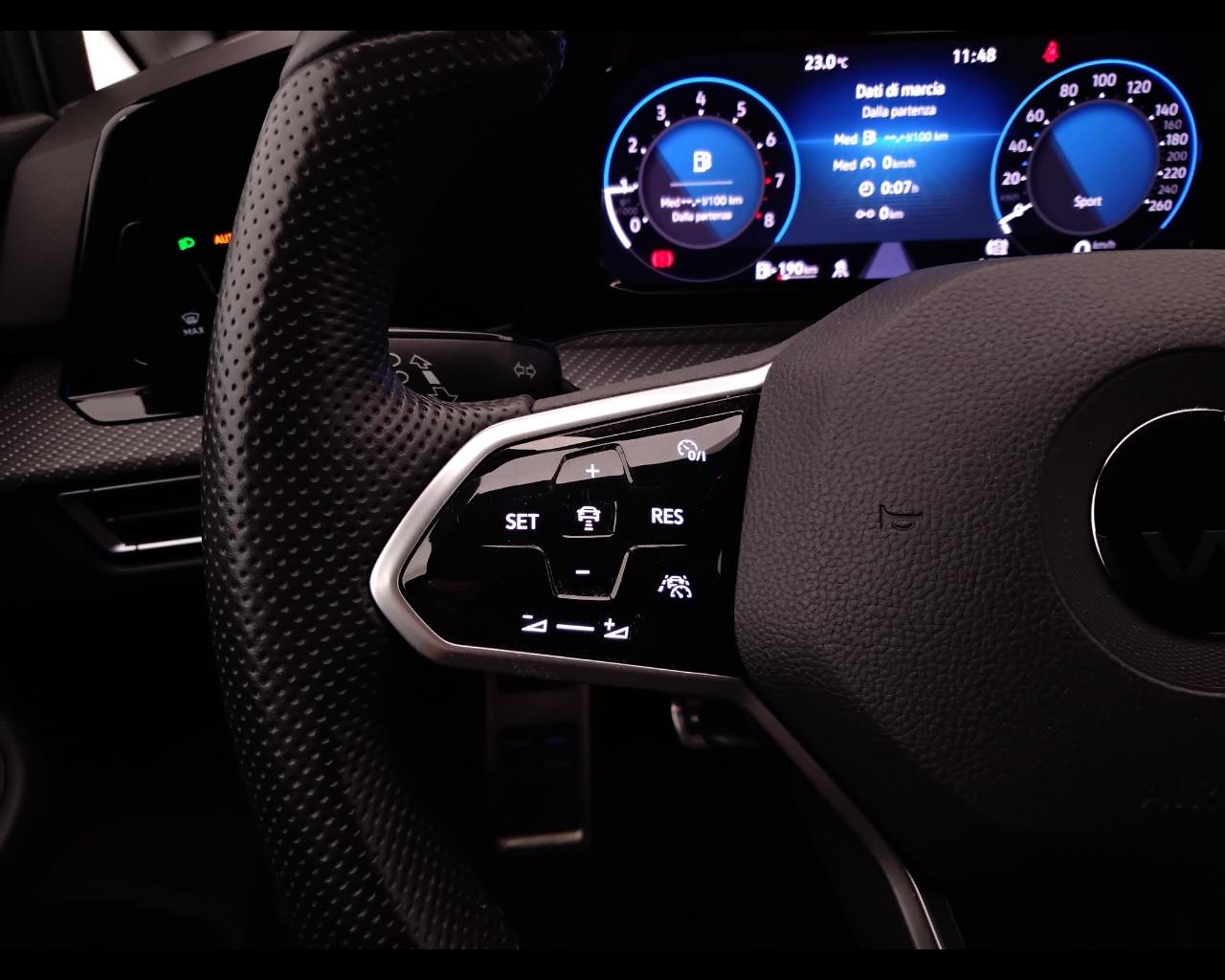 VOLKSWAGEN Golf VIII 2020 - Golf 1.5 tsi evo R-Line 130cv