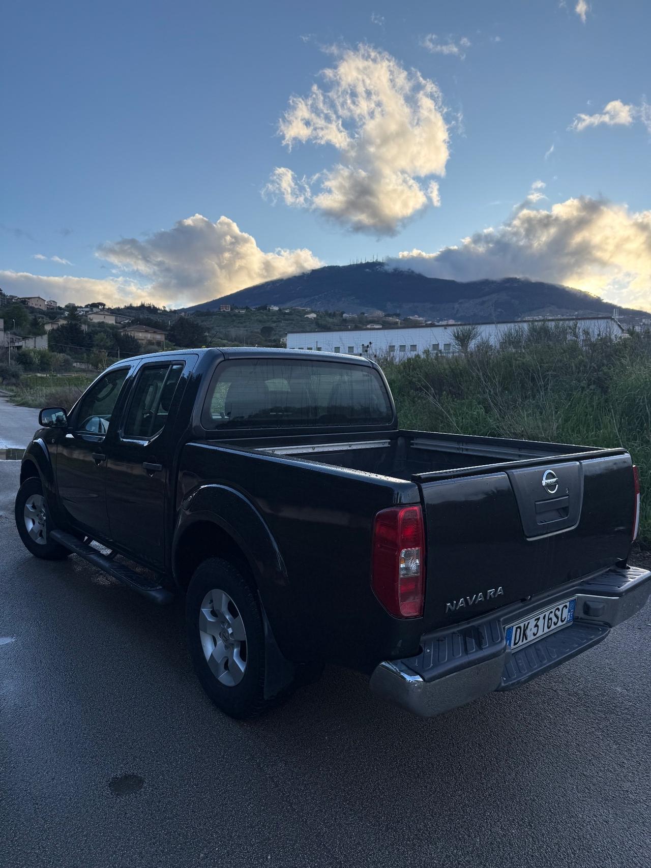 Nissan Navara 2.5 dCi 4 porte Double Cab SE