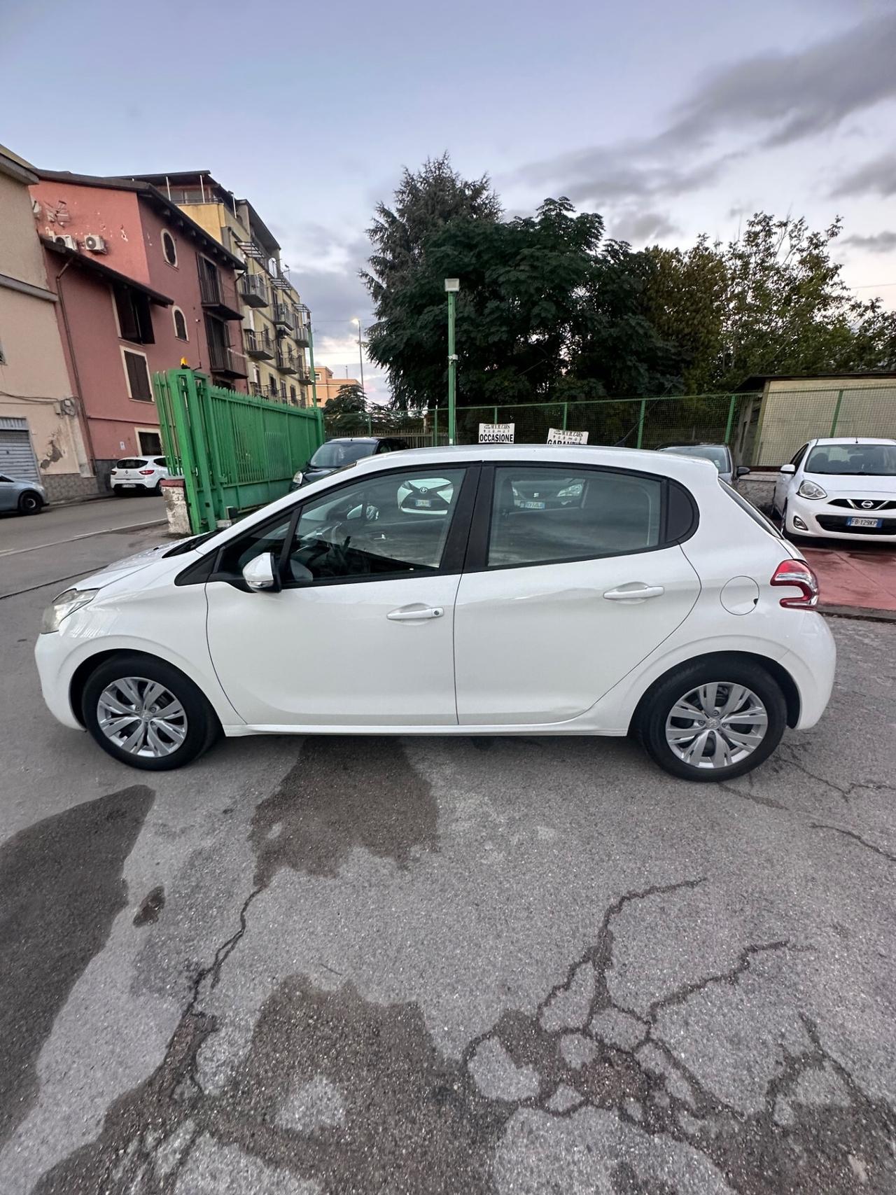 Peugeot 208 PureTech 82 5 porte Allure