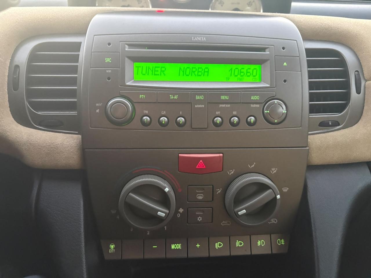 Lancia Ypsilon 1200 Argento 2005