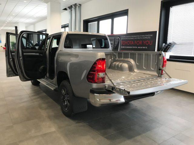 TOYOTA Hilux 2.4 D-4D 4WD 4 porte Double Cab Lounge