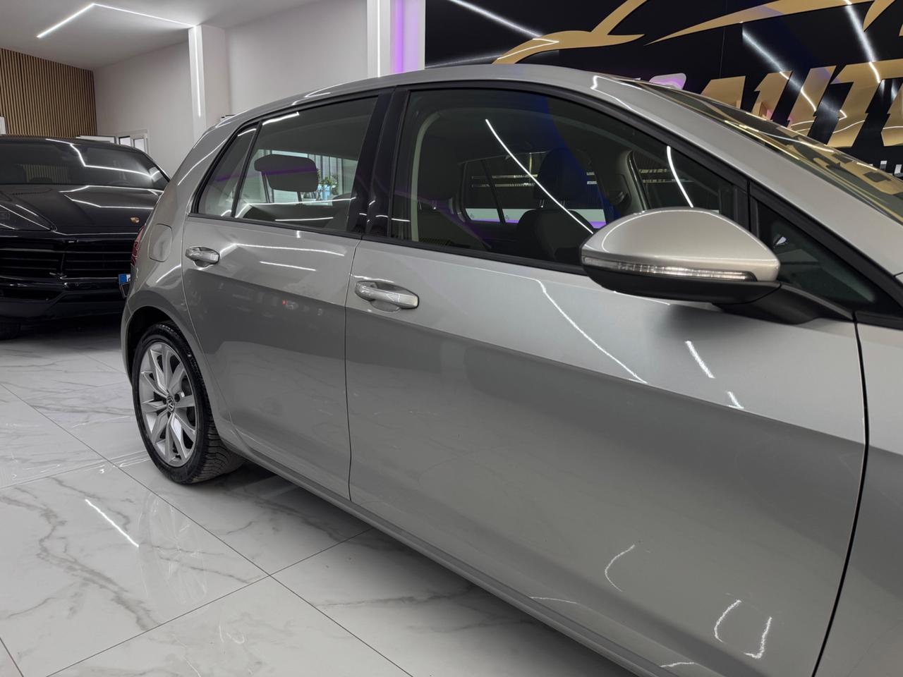 Volkswagen Golf 1.6 TDI DSG Highline BlueMotion Technology