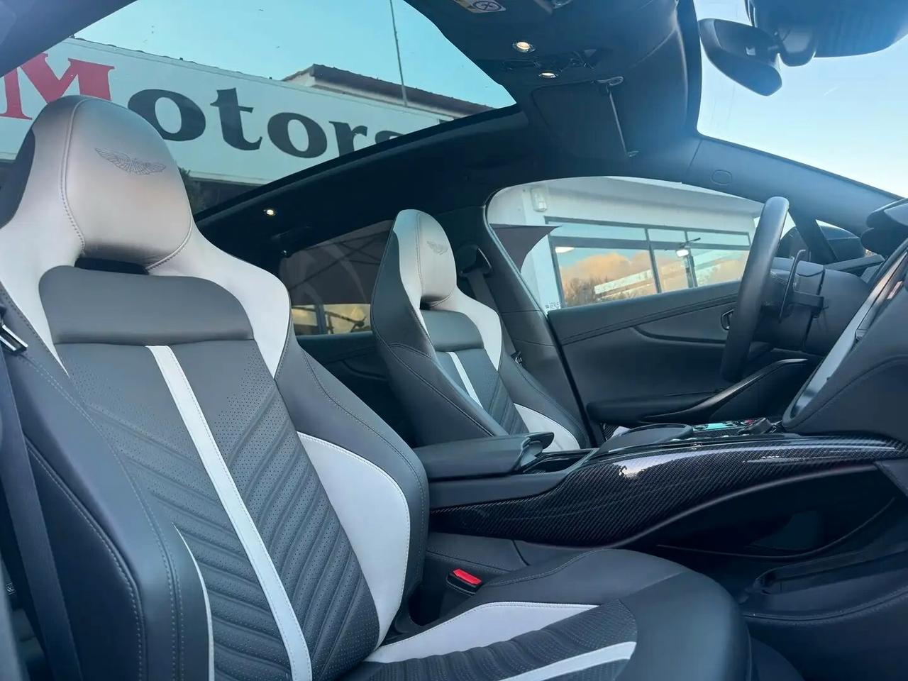 Aston Martin DBX DBX707