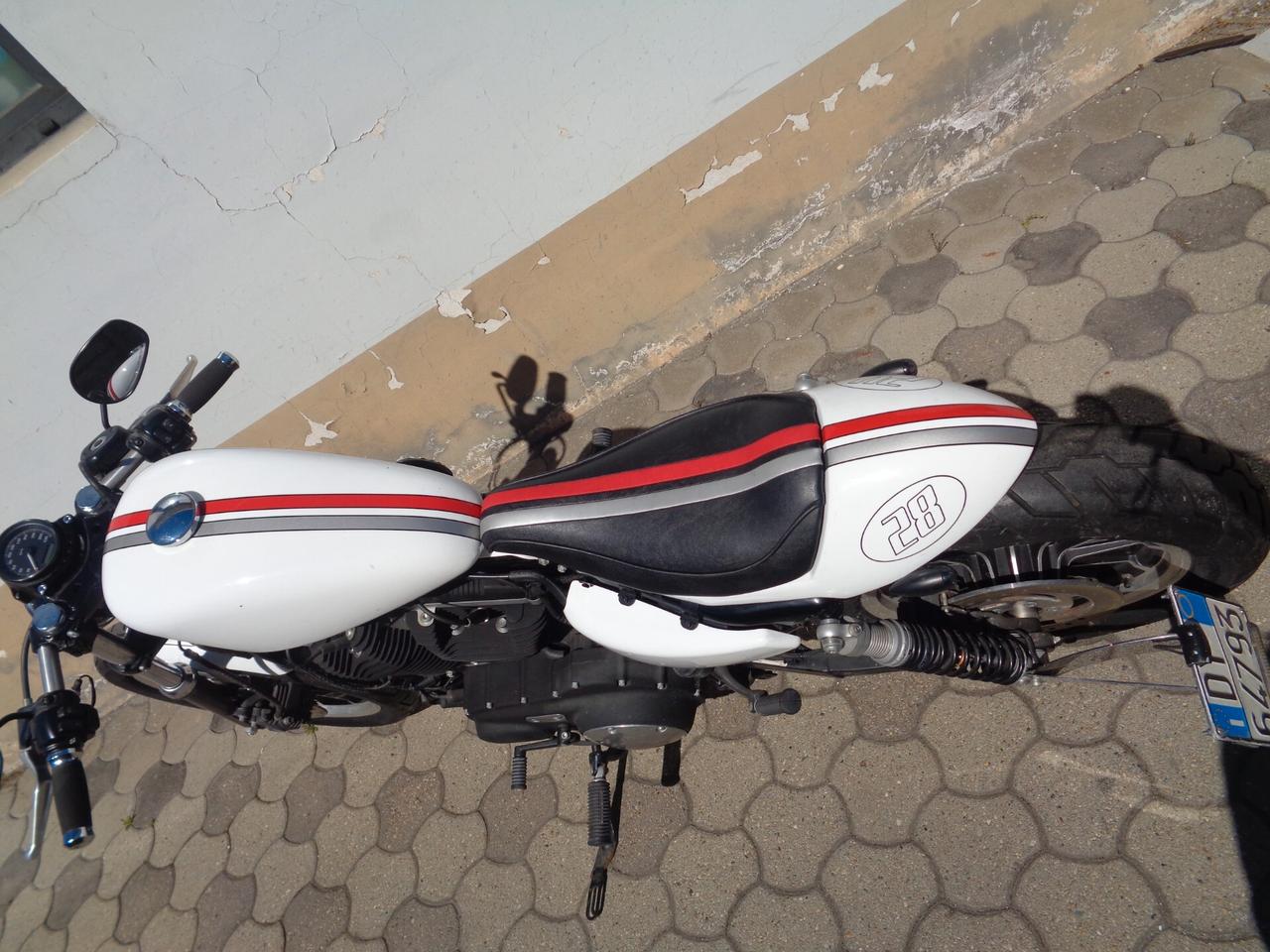 Harley-davidson 883 Sportster cafe racer