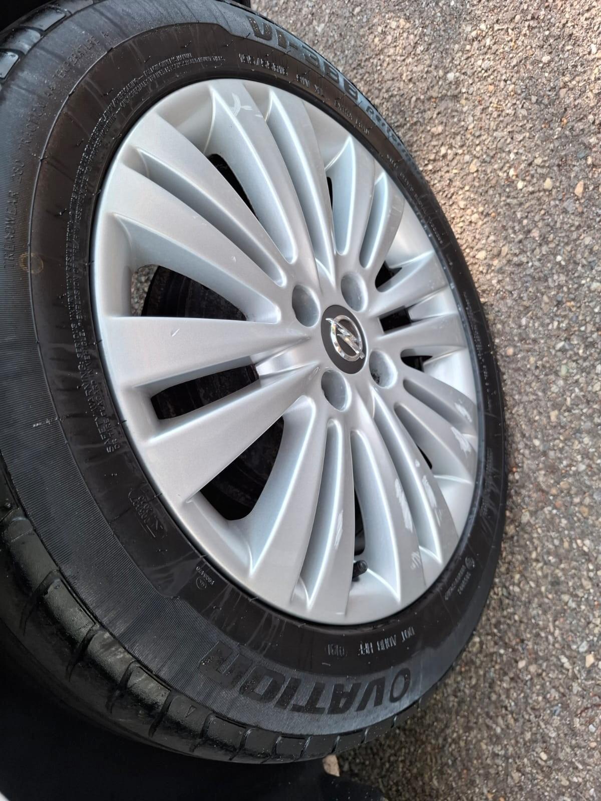 Opel Corsa 1.2 5 porte 2013 SOLAMENTE 99.000 KM