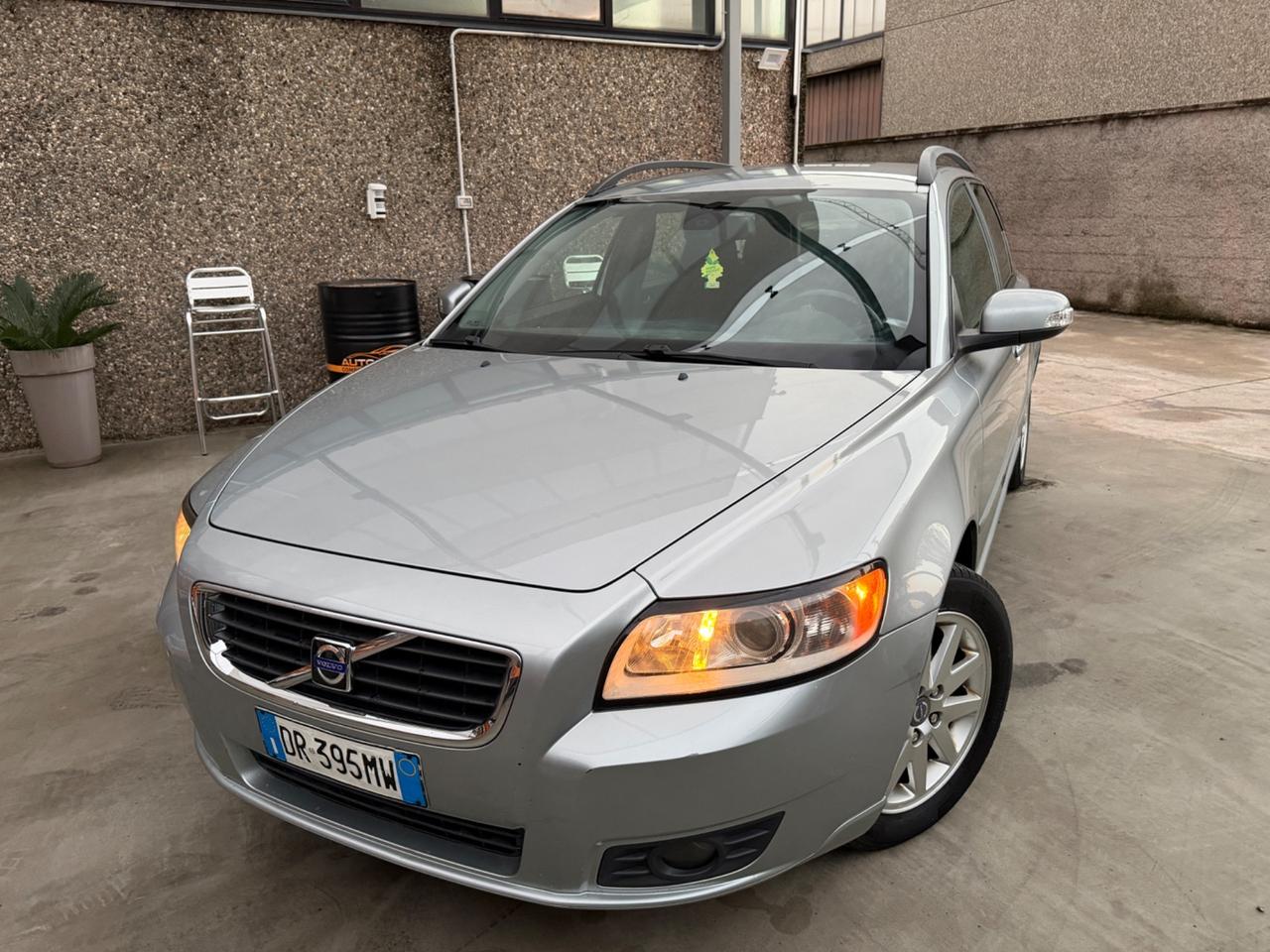 Volvo V50 1.6 BENZINA EURO4 NEOPATENTATI