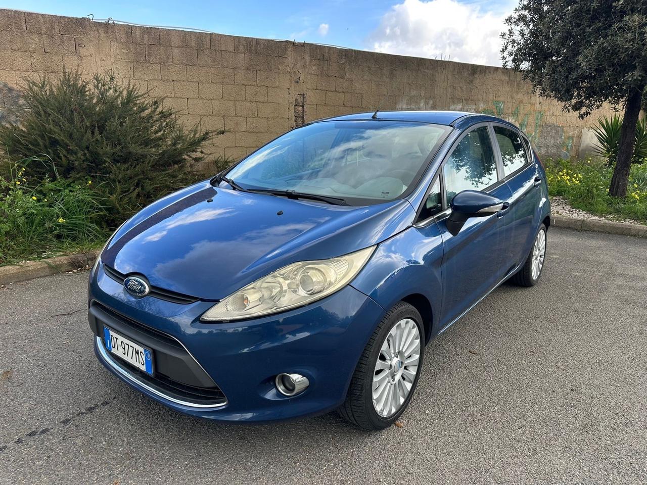 Ford Fiesta 1.2 82 CV 5 porte Titanium-Neopatentati